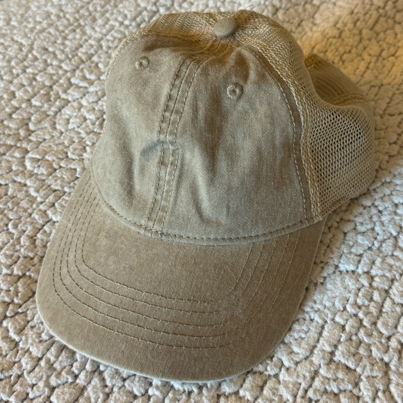 Accessories - NWOT infinity headware hat! 🧢